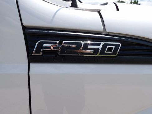 Used 2016 Ford F250 XL w/ Camper Package RWD image 13