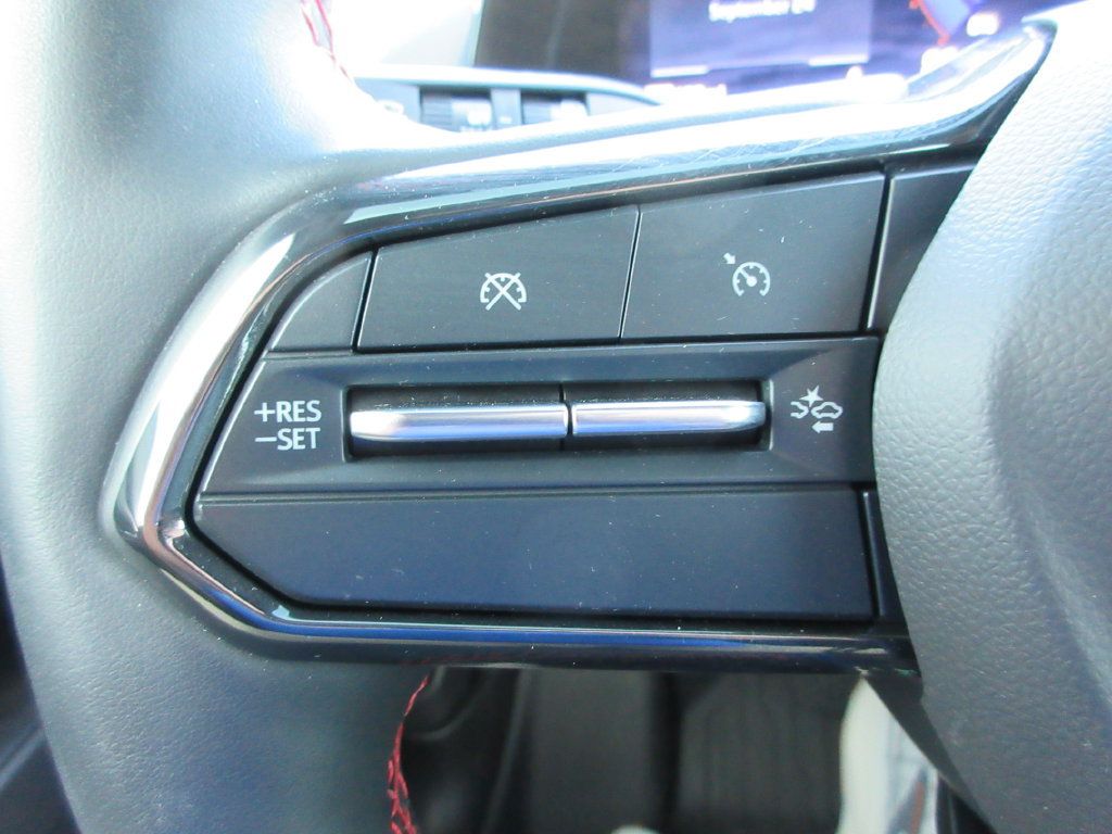 Certified 2024 Chevrolet Equinox EV RS FWD image 26