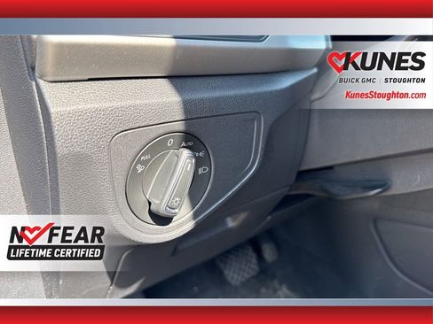 Used 2021 Volkswagen Atlas Cross Sport SE w/ Panoramic Sunroof Package image 21