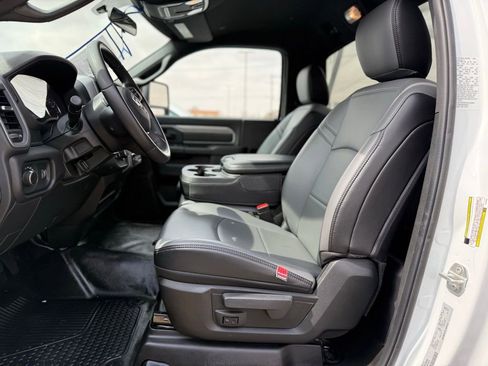 Used 2024 RAM 3500 Tradesman image 11