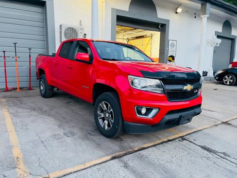 Used 2015 Chevrolet Colorado Z71 w/ LPO, Gearon Divider Package AWD/4WD image 3