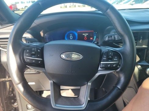 Used 2022 Ford Explorer Platinum w/ Equipment Group 601A image 14