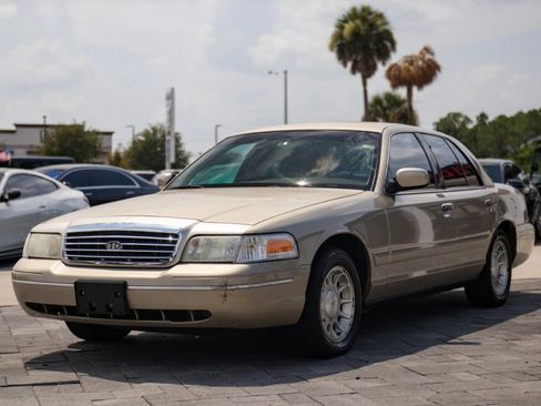 Used 1999 Ford Crown Victoria LX RWD image 5