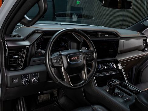 Used 2024 GMC Sierra 1500 AT4 AWD/4WD image 17