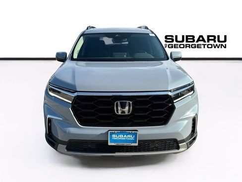 Used 2024 Honda Pilot Touring image 2