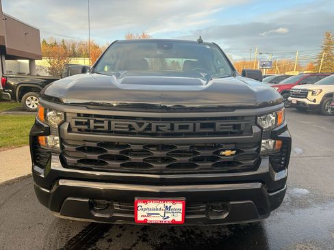 Used 2022 Chevrolet Silverado 1500 Custom image 3