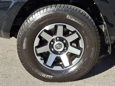 Used 2020 Toyota 4Runner TRD Off-Road Premium w/ Moonroof Package AWD/4WD image 8