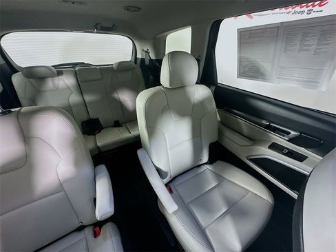 Used 2022 Kia Telluride S image 14