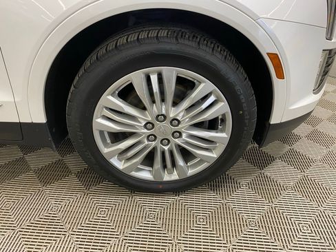 Used 2019 Cadillac XT5 Premium Luxury image 2