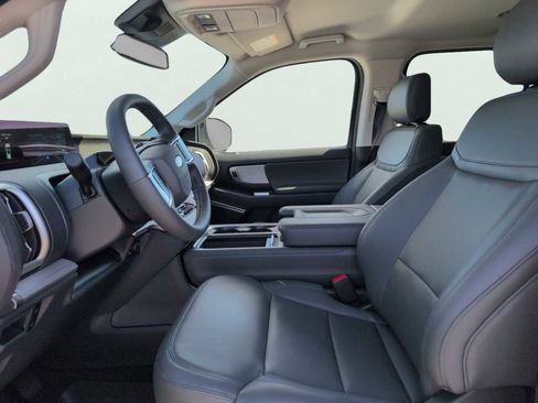 New 2026 Ford Expedition Active RWD image 9