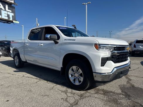 Used 2025 Chevrolet Silverado 1500 LT image 6