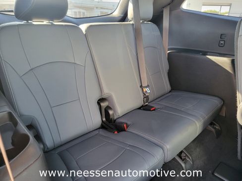 Used 2023 Buick Enclave Essence image 11