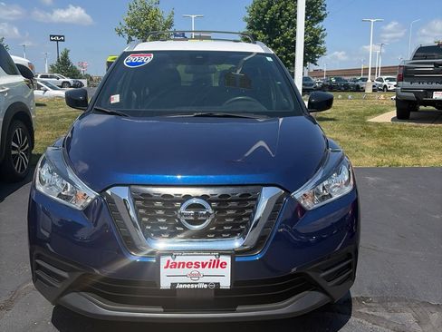 Used 2020 Nissan Kicks SV w/ Exterior Package FWD image 1