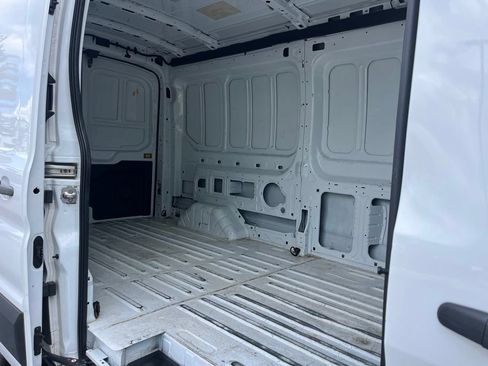 Used 2024 Ford Transit 250 148 Medium Roof RWD image 11