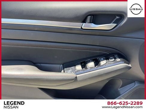 Certified 2023 Nissan Altima 2.5 SR w/ SR Premium Package FWD image 17