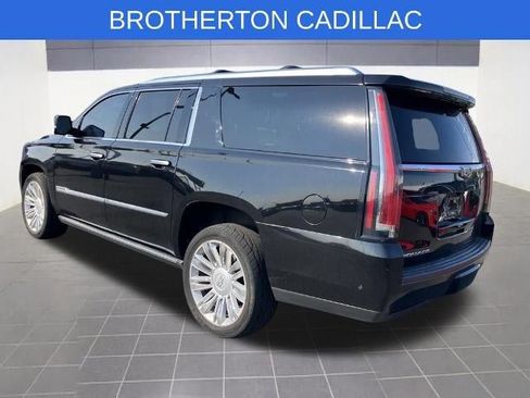Used 2017 Cadillac Escalade ESV Platinum AWD/4WD image 10
