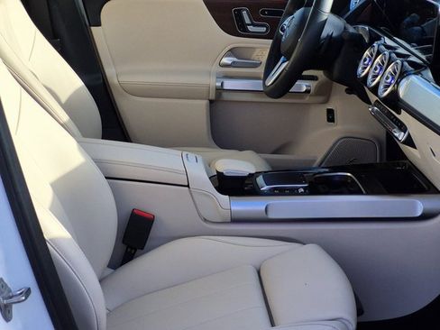 Used 2021 Mercedes-Benz GLB 250 image 23
