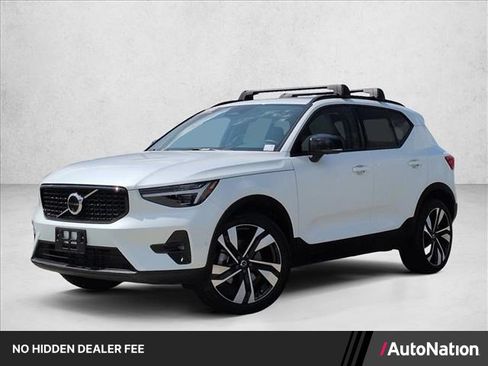 Used 2026 Volvo XC40 B5 Ultra w/ Climate Package AWD/4WD image 1