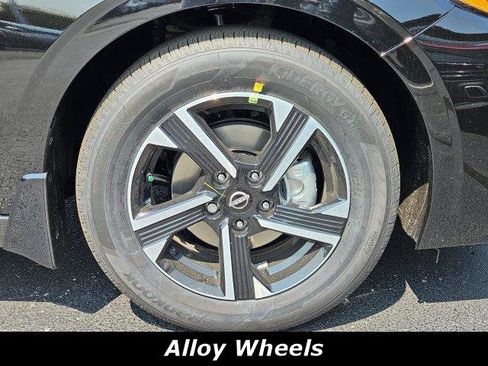 Used 2025 Nissan Sentra SV w/ Trunk Package image 13