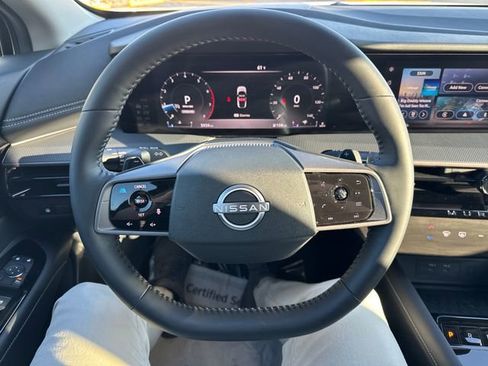 Used 2025 Nissan Murano SV image 18