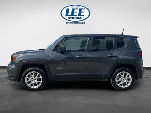Used 2023 Jeep Renegade Latitude AWD/4WD image 6