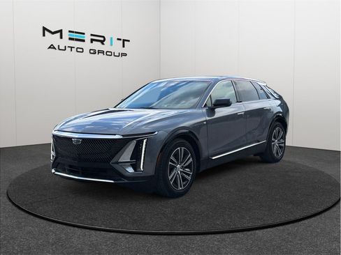 Used 2023 Cadillac Lyriq 2WD Luxury image 4