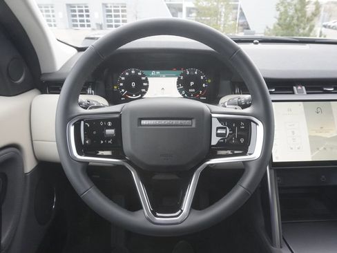 Used 2025 Land Rover Discovery Sport S image 10
