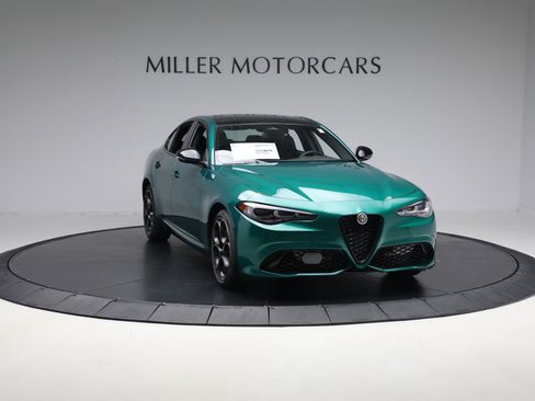 New 2025 Alfa Romeo Giulia AWD w/ Driving Assist Package image 10