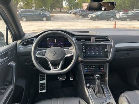 Used 2023 Volkswagen Tiguan SE R-Line image 13