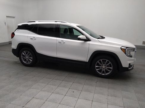 Used 2023 GMC Terrain SLT image 11