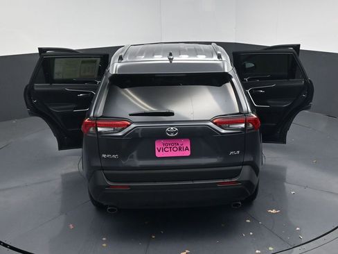 Used 2025 Toyota RAV4 XLE image 22