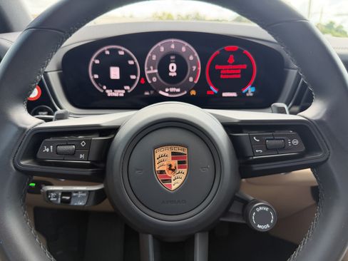 Used 2024 Porsche Cayenne AWD/4WD image 29