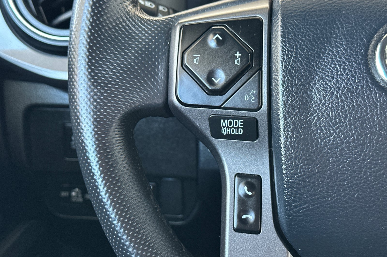 Used 2023 Toyota Tacoma TRD Sport AWD/4WD image 30