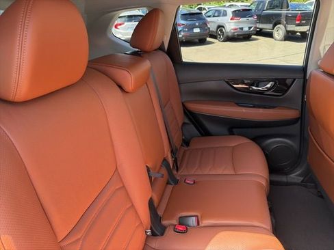 Used 2018 Nissan Rogue SL w/ Premium Package AWD/4WD image 24