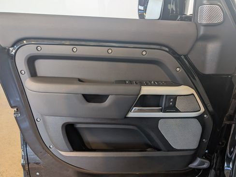 Used 2024 Land Rover Defender 130 S image 11