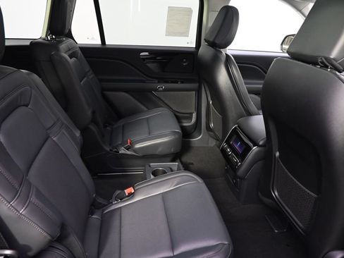 New 2026 Lincoln Aviator Reserve w/ Jet Appearance Package AWD/4WD image 18