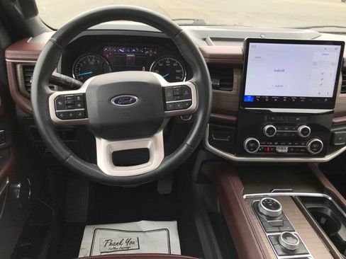 Used 2024 Ford Expedition Limited AWD/4WD image 7