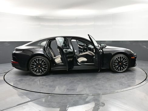 Certified 2025 Porsche Panamera 4 AWD/4WD image 34