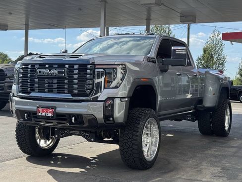 Used 2024 GMC Sierra 3500 Denali Ultimate AWD/4WD image 6