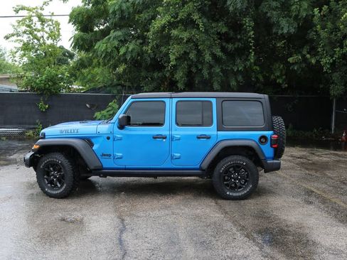 Used 2022 Jeep Wrangler Unlimited Sport AWD/4WD image 2