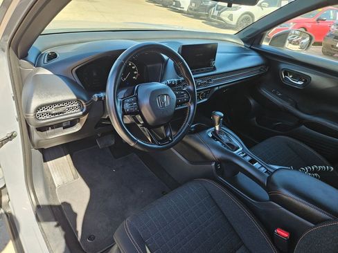 Used 2025 Honda HR-V Sport image 13