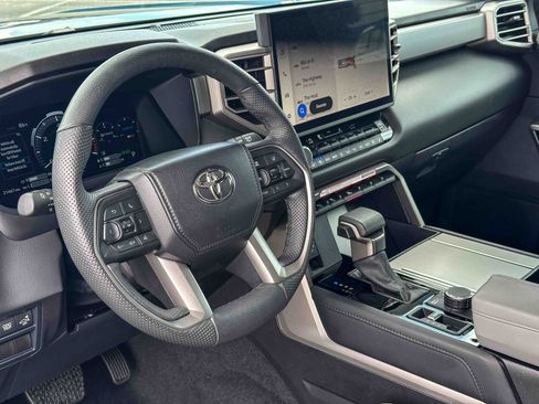 Used 2025 Toyota Sequoia Limited w/ Tow Technology Package AWD/4WD image 12