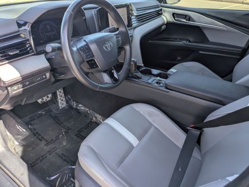 Used 2025 Toyota Camry SE w/ Convenience Package FWD image 23