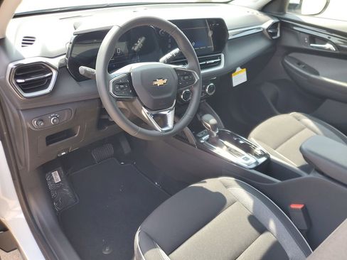 New 2026 Chevrolet TrailBlazer LT w/ Convenience Package FWD image 16