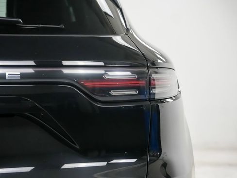 Certified 2023 Porsche Cayenne AWD/4WD image 12