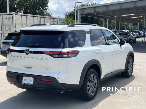 Used 2024 Nissan Pathfinder SV FWD image 10