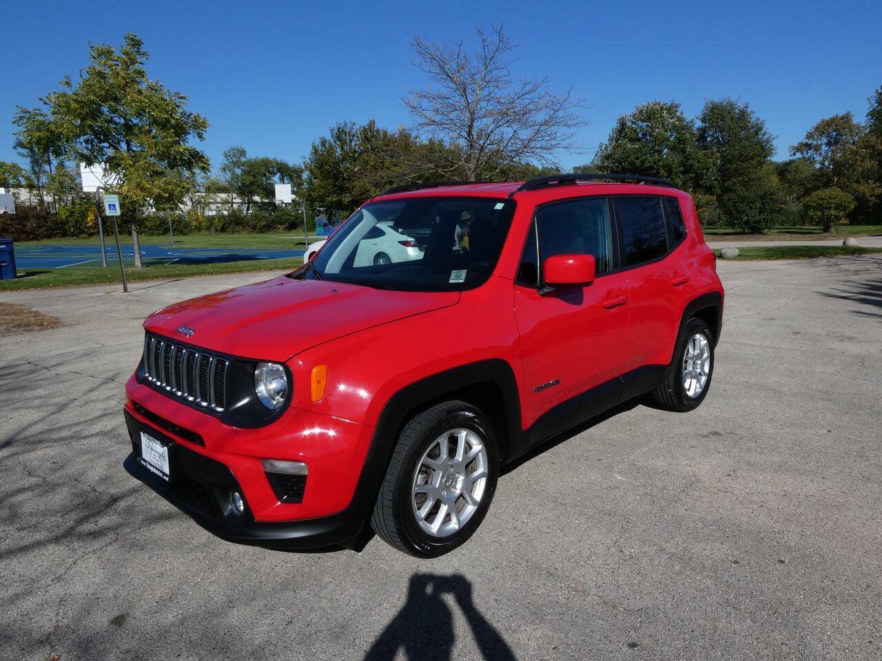 Used 2019 Jeep Renegade Latitude w/ Cold Weather Group FWD image 1