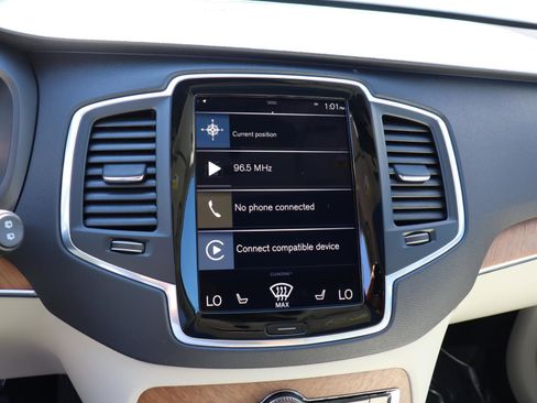 Used 2022 Volvo XC90 T8 Inscription Expression w/ Protection Package image 23