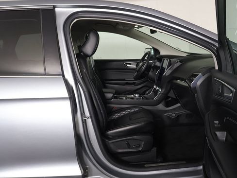 Used 2024 Ford Edge Titanium image 27