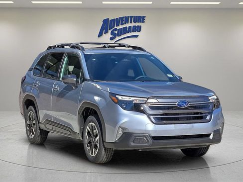 Certified 2025 Subaru Forester Premium AWD/4WD image 1